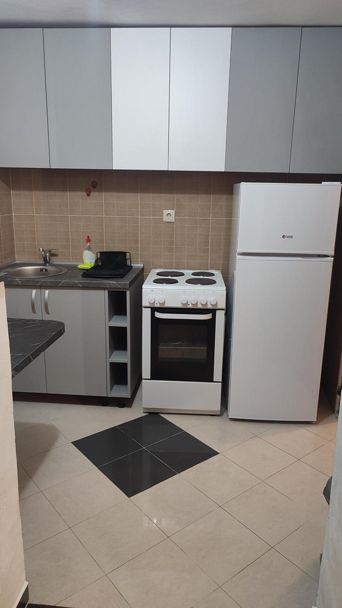 V&J Apartments 波德戈里察 外观 照片