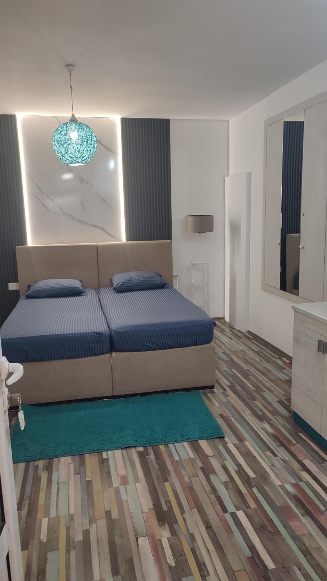 V&J Apartments 波德戈里察 外观 照片